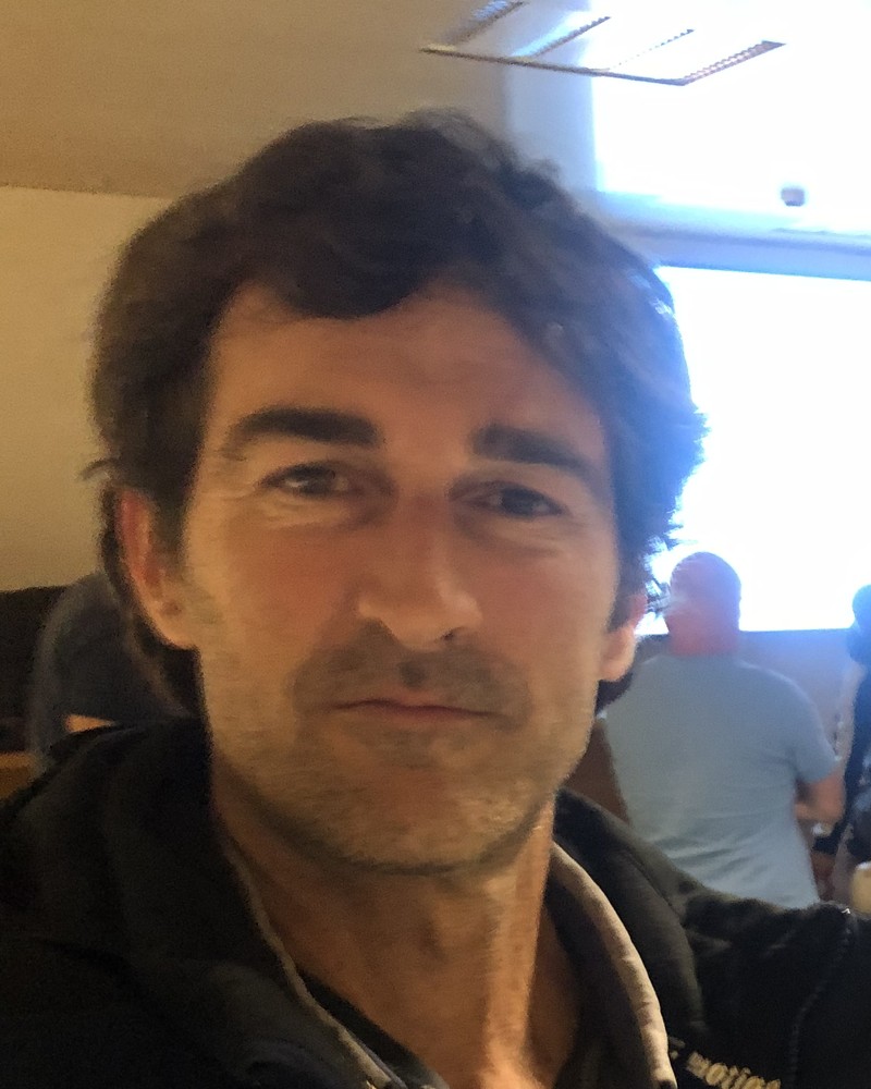 Retrato de Álvaro, cofundador de aDios